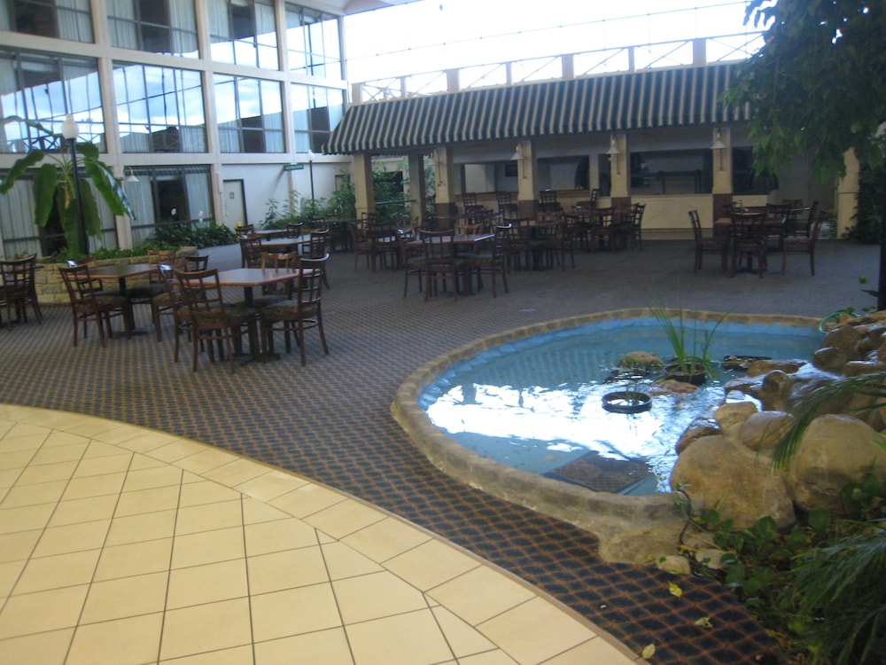 Days Inn by Wyndham Columbus Airport 4/37