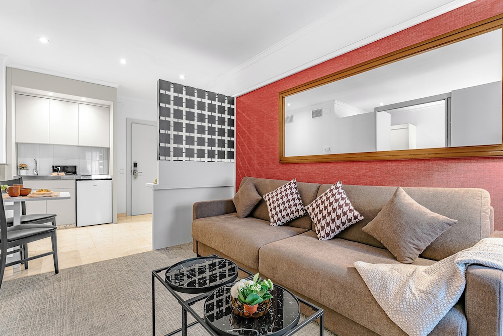 Acacia Suite 24/41