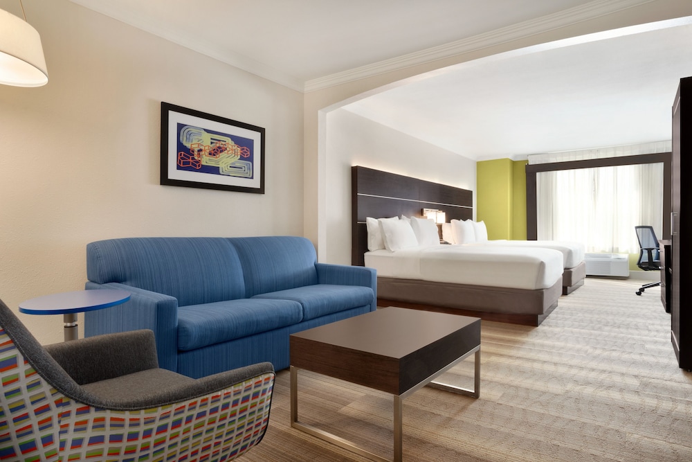 Holiday Inn Express & Suites Dallas NE - Allen 37/55
