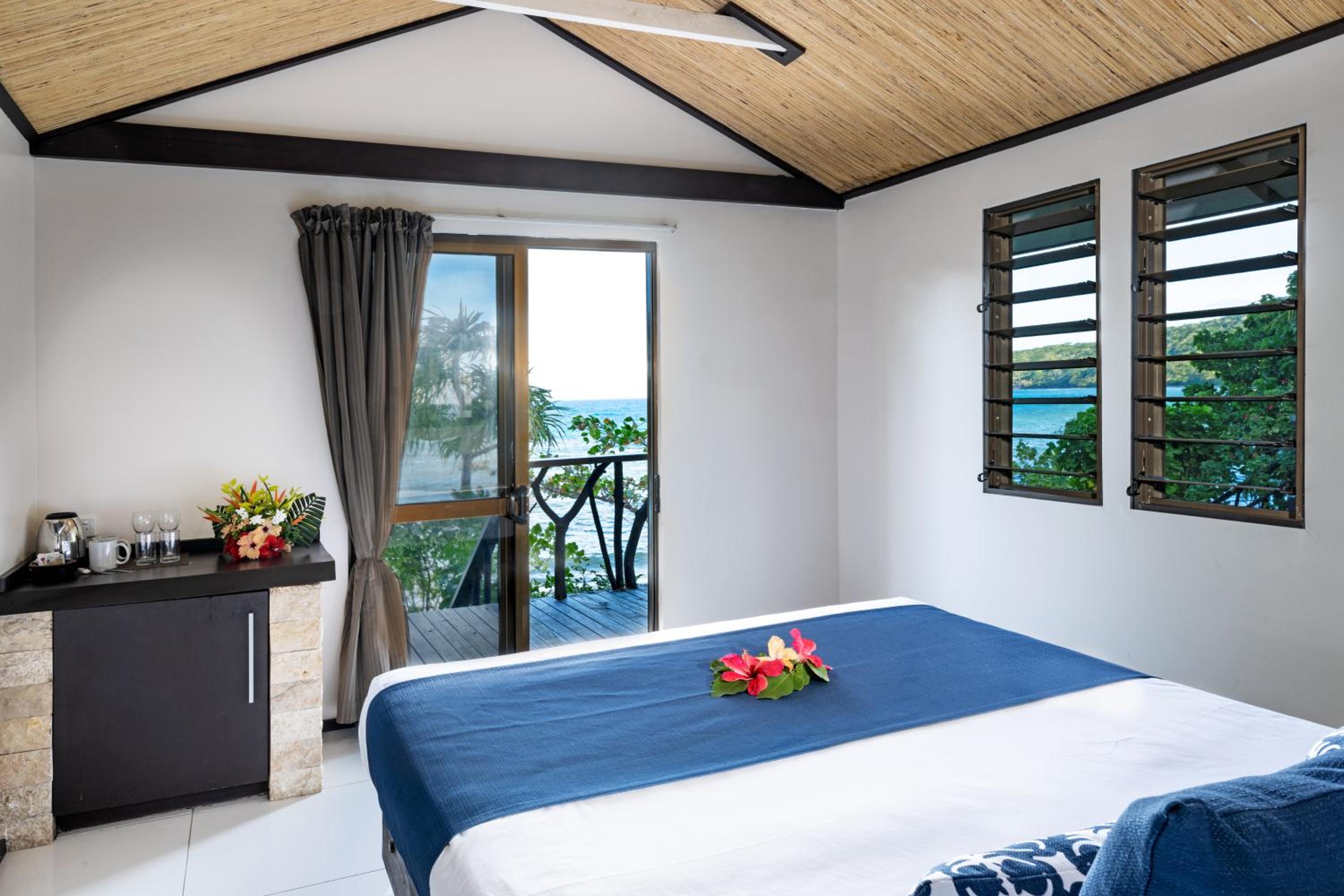 Bure, Reef, Queen Bed
