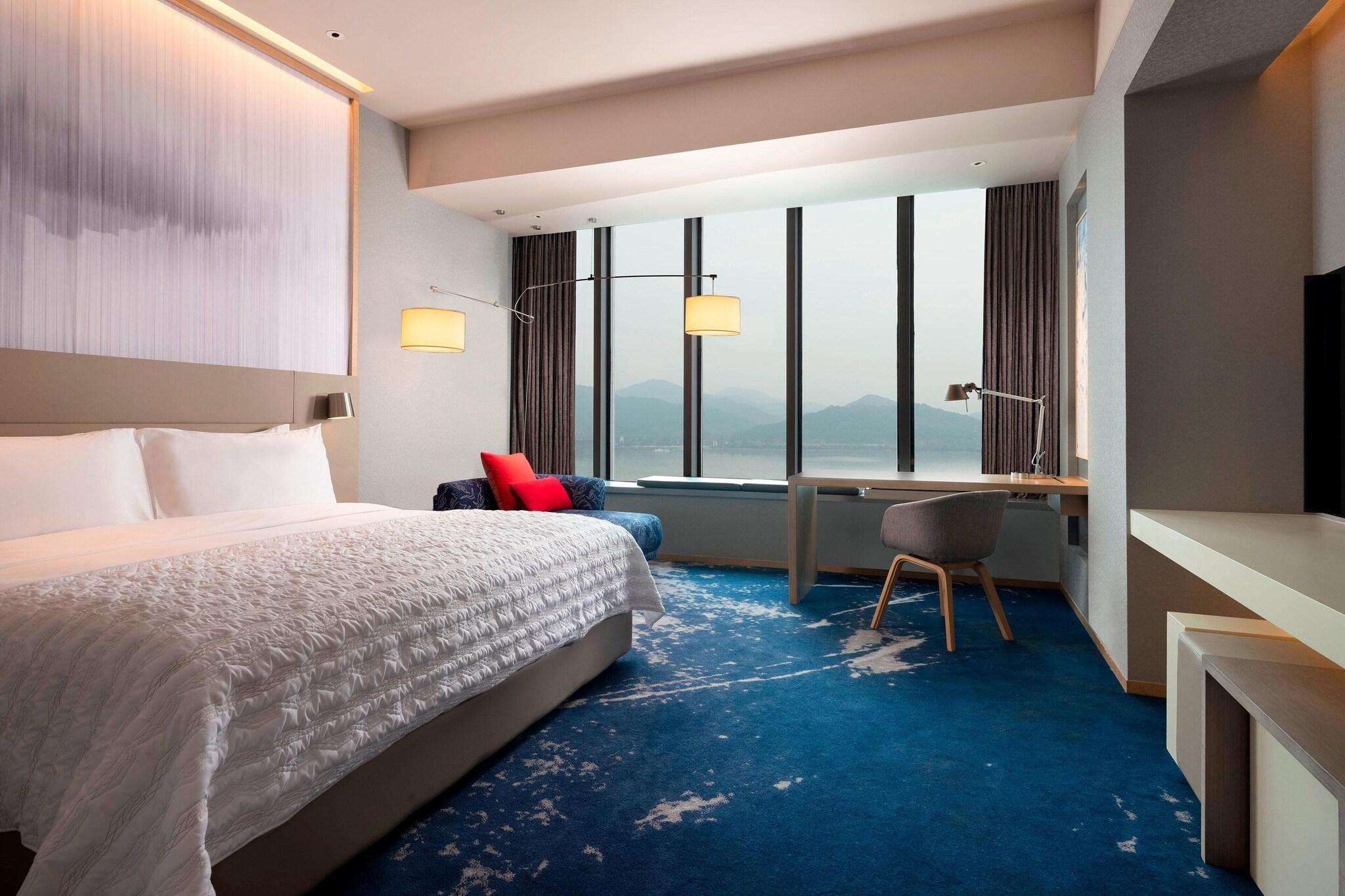 Room, Double Bed, River View