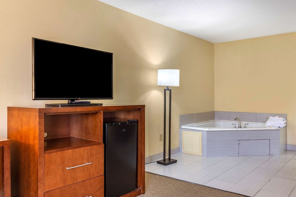 Comfort Inn Garner Clayton I-40 9/38