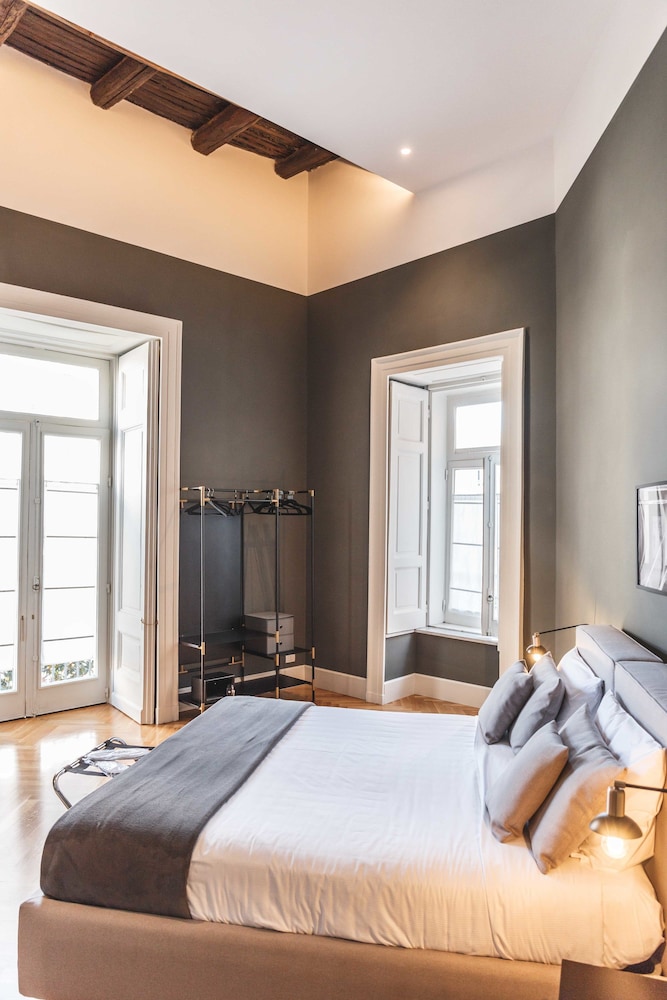 JUNIOR SUITE, CITY VIEW, BALCONY