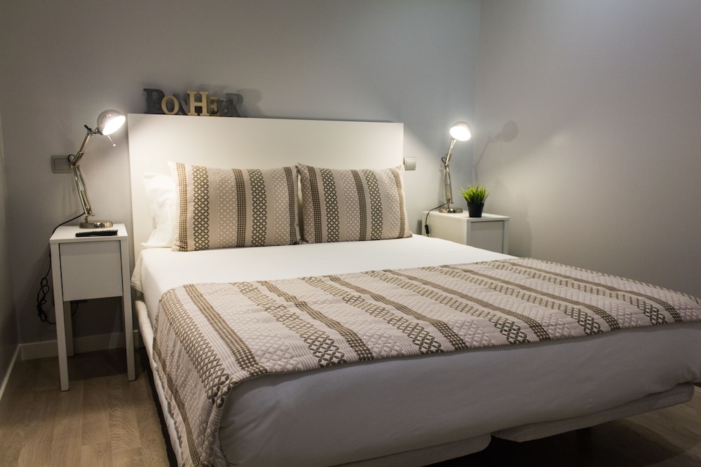 2 BEDROOMS, SIGNATURE, APARTMENT