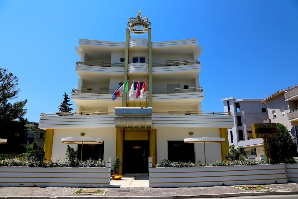 Hotel Royal 2/25