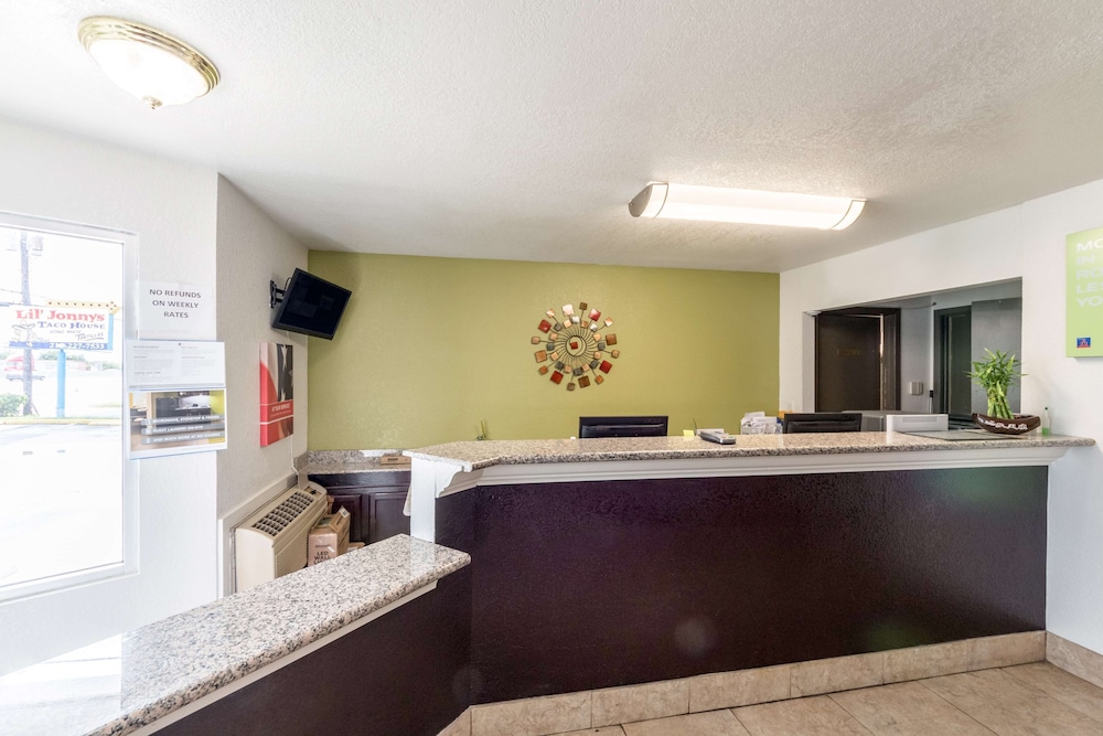 Studio6 San Antonio, TX - Fort Sam Houston Area 6/47