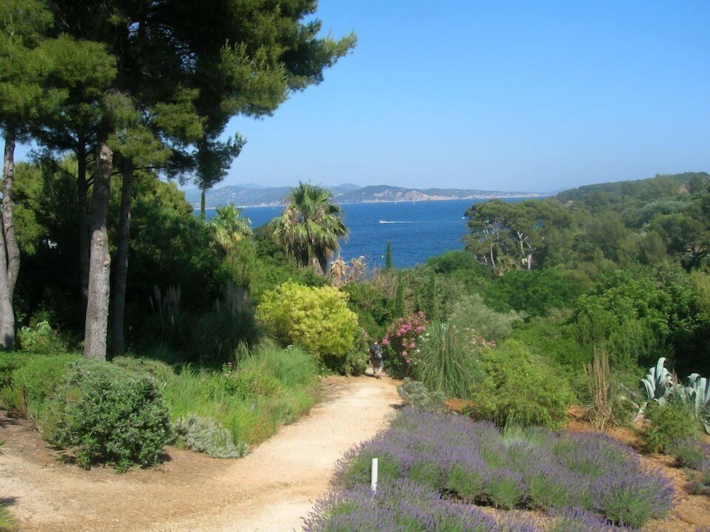 La Rotonde 28/33