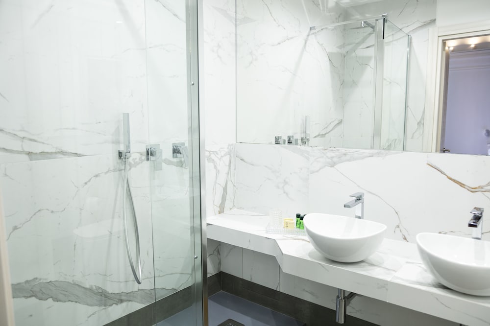 Hadrianus Temple Suites - The Venue Collection 54/58