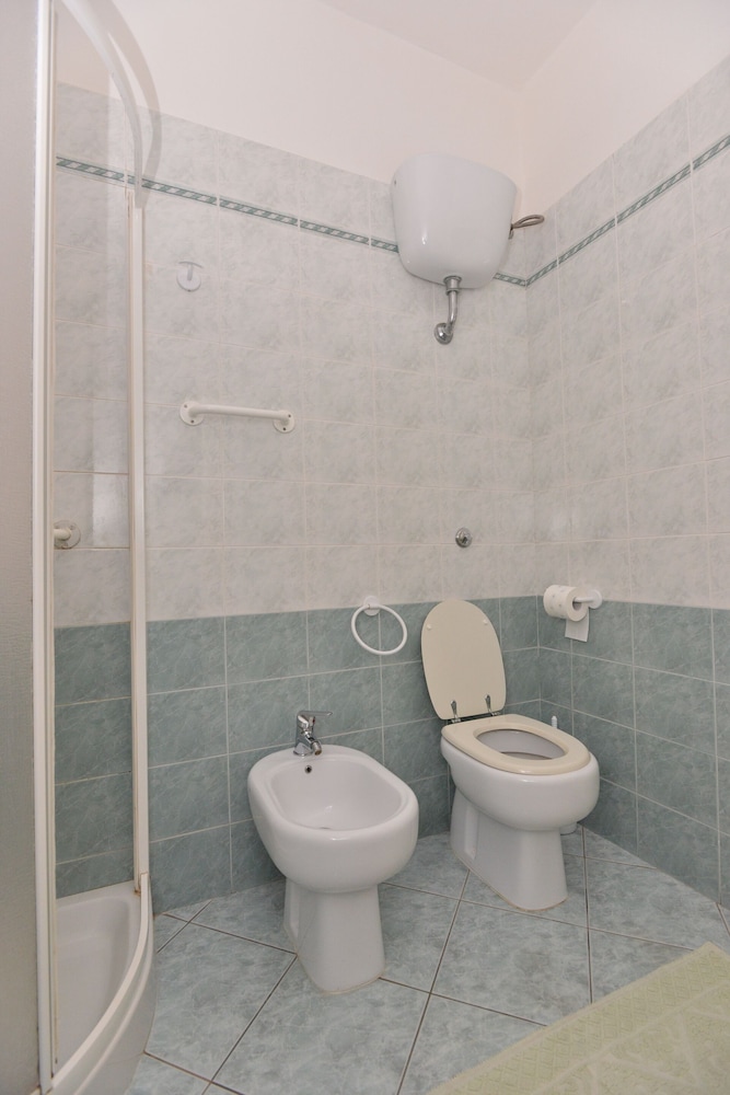 شقة بسريرين منفصلين بغرفة نوم واحدة مع أريكة، Izzhome Pula Regina Margherita Apartment 8/9