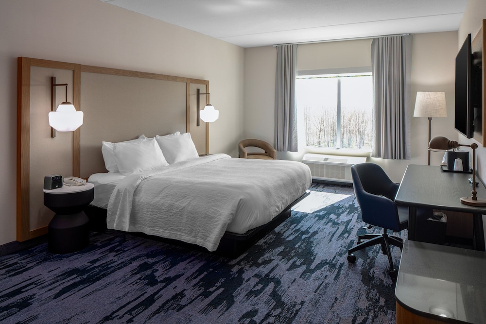 Suite, King Bed, Sofa