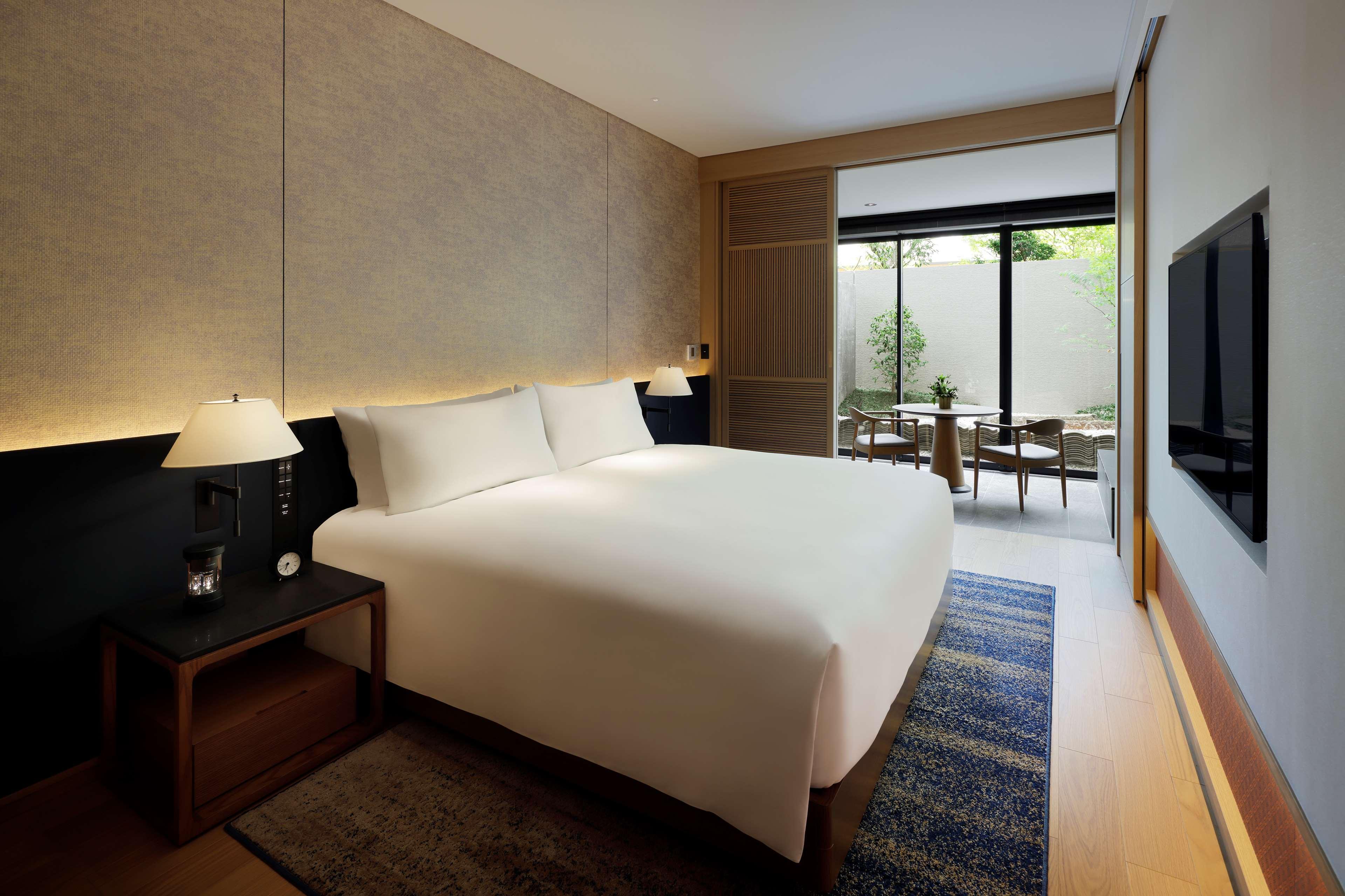 Deluxe, Double Bed