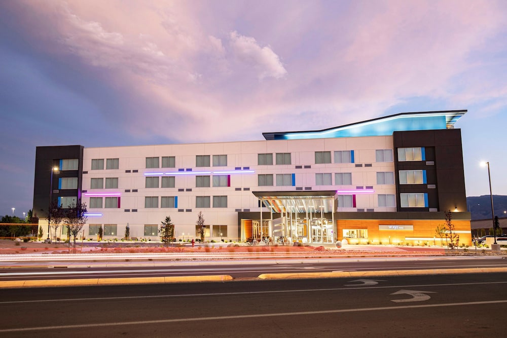 Aloft Reno Tahoe International Airport 3/43