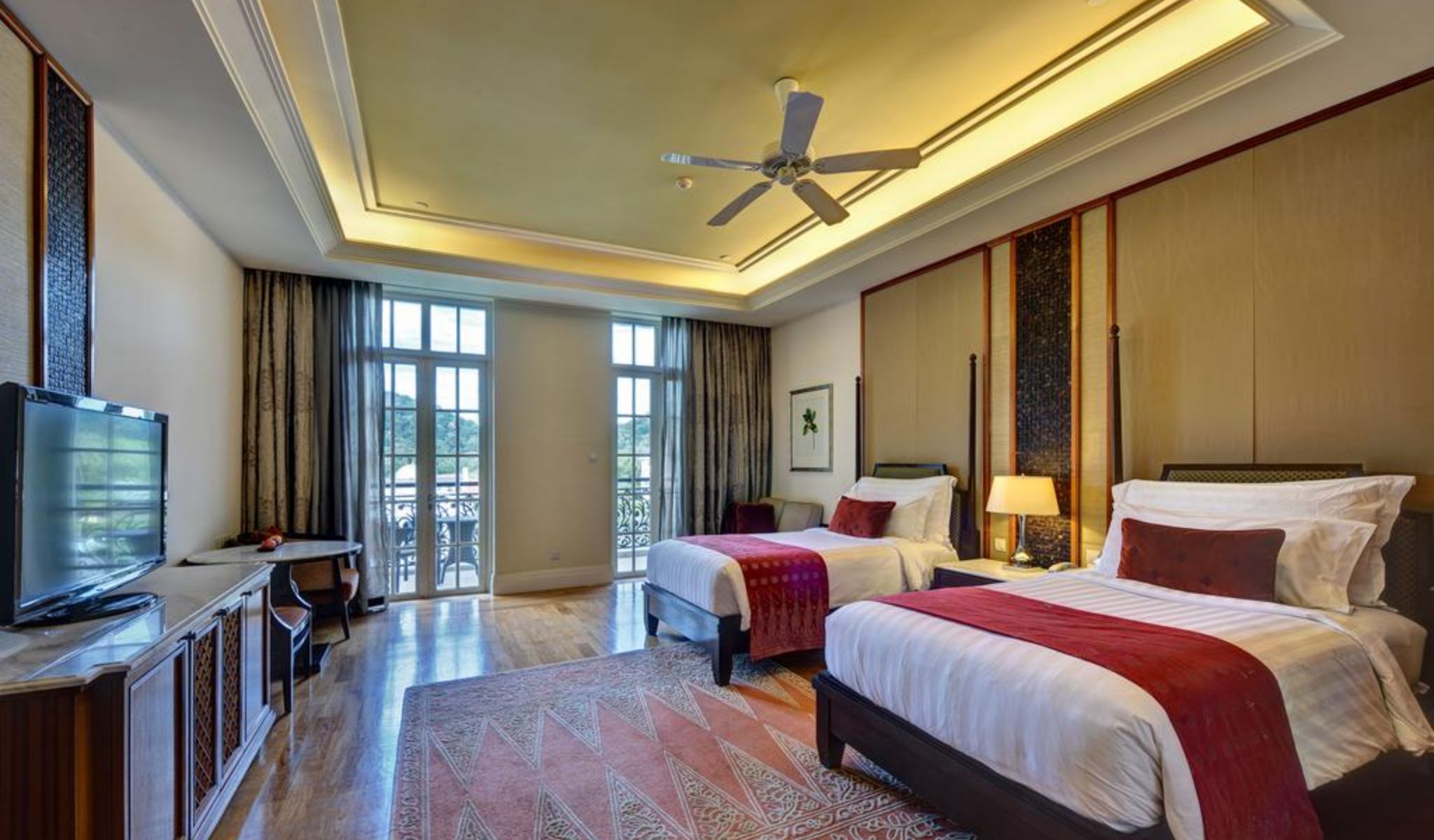 Merchant, Twin Beds, Hill View
