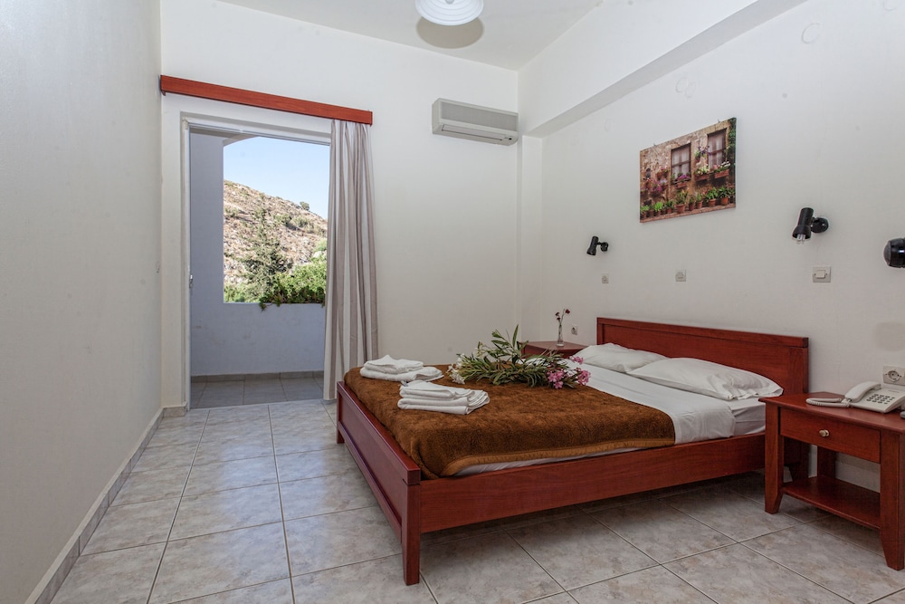 Ammoudi Hotel 12/45