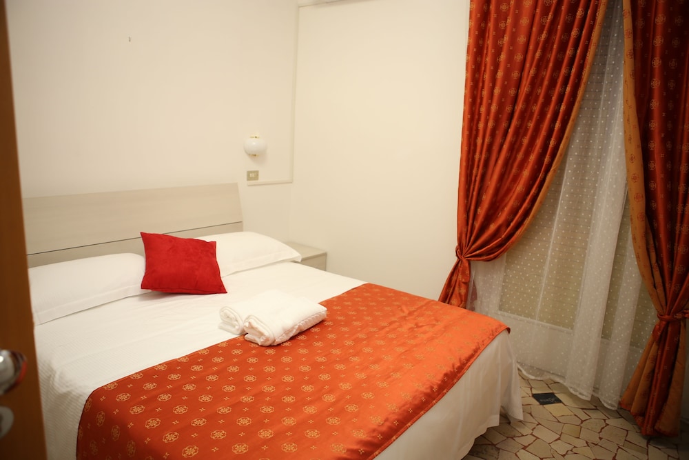 New Hotel Jolie 16/34