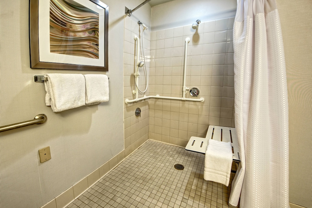 Courtyard By Marriott Memphis Southaven 13/48