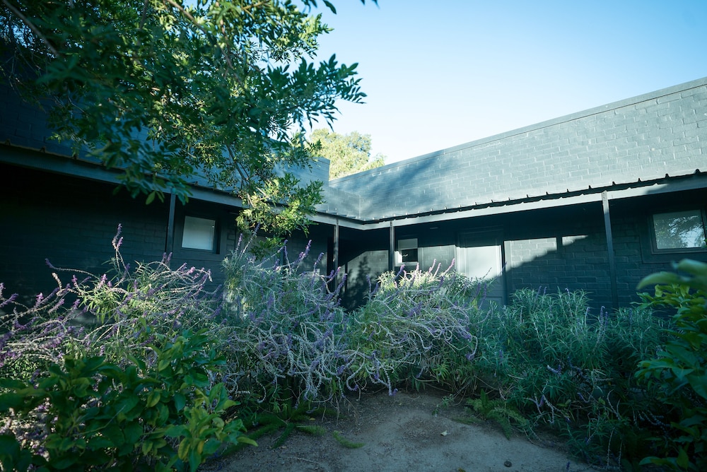Ruby Rose Country House 38/47