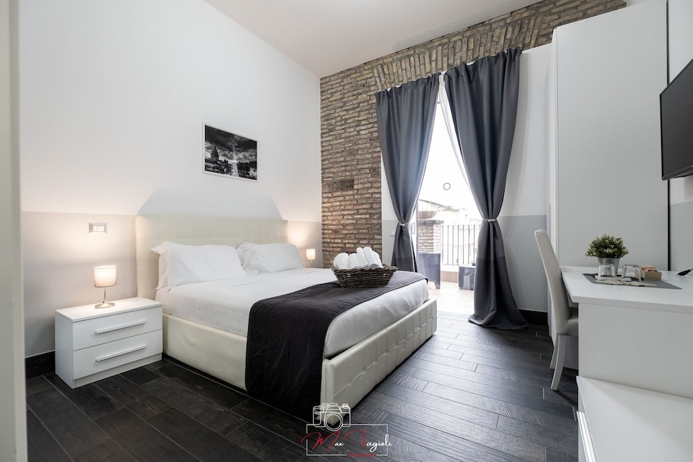 Arch Rome Suites 32/75