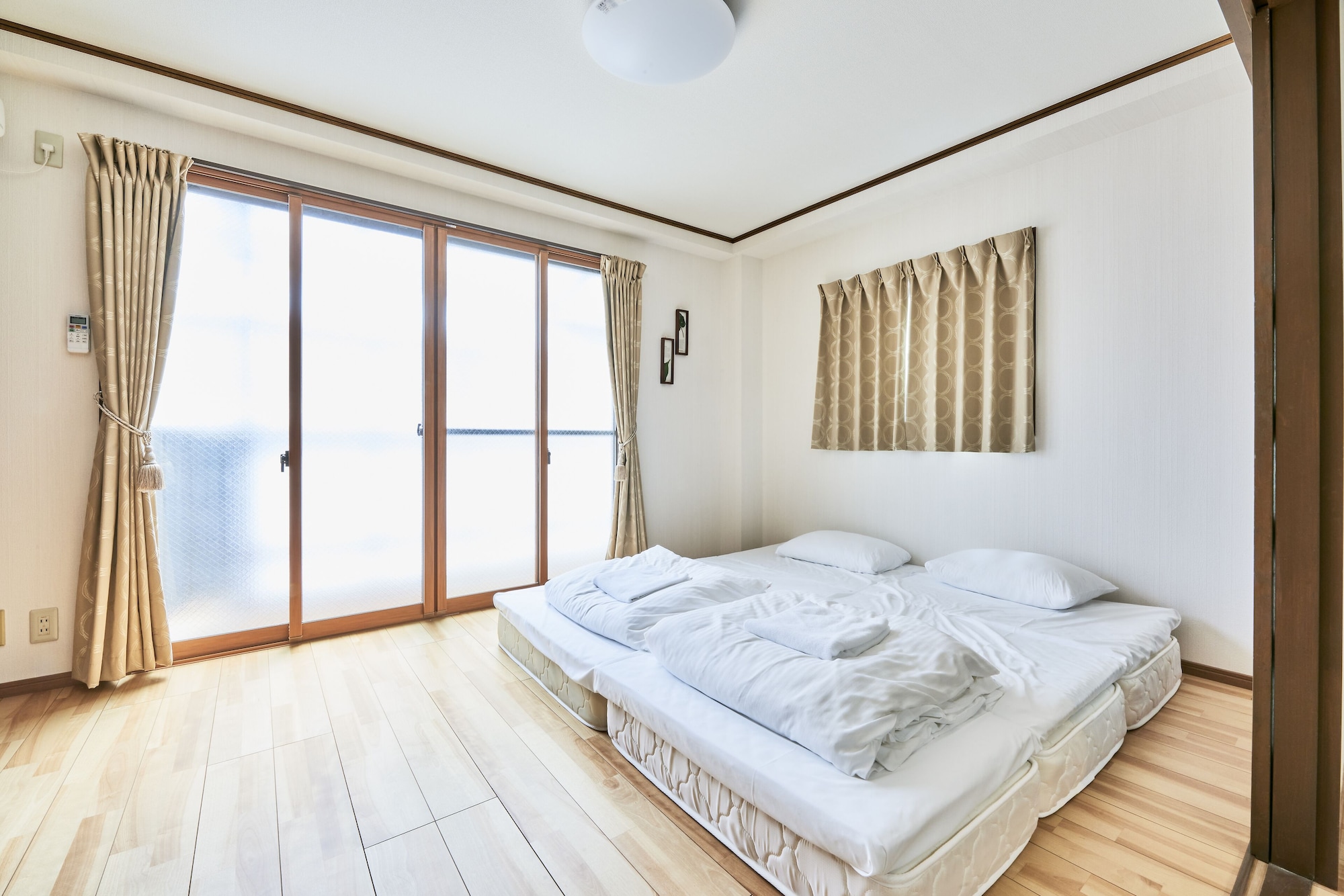 FAMILY, BALCONY, KITCHENETTE