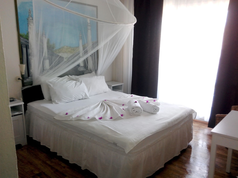 Urkmez Hotel 15/50