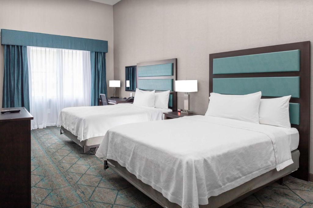 1 BEDROOM, SUITE, 2 QUEEN BEDS, BALCONY