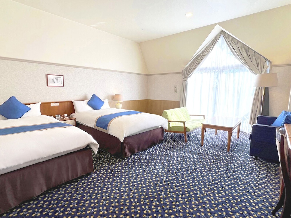 HOTEL FLORACION NASU 12/50