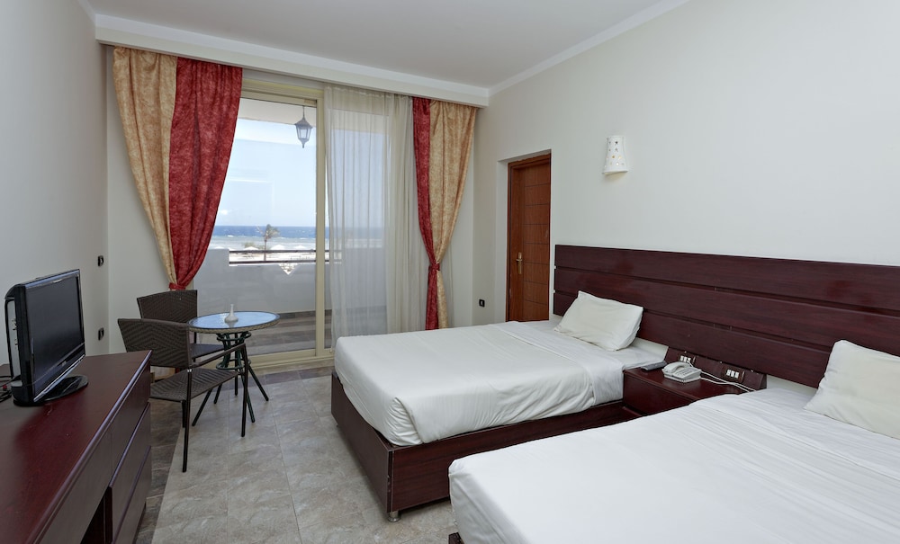 The Three Corners Equinox Beach Resort 17/73