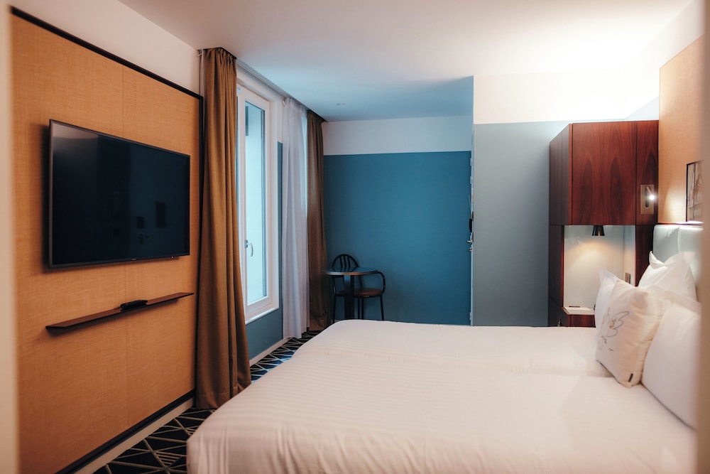 Hotel Eiffel Blomet 17/68