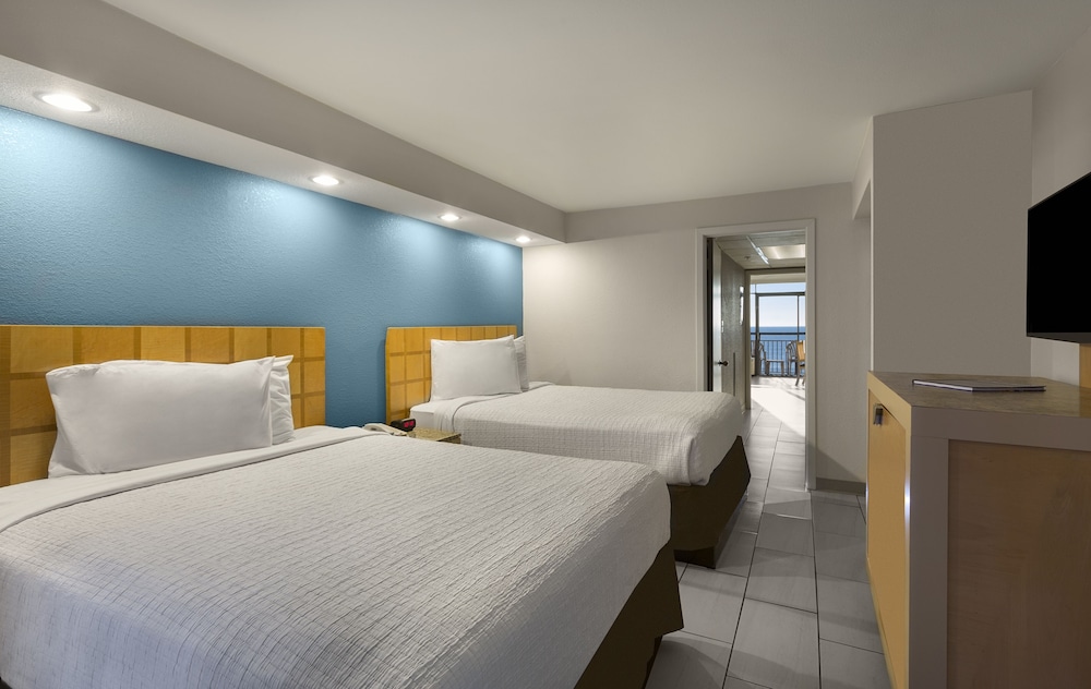 Captains Quarters Resort 13/72