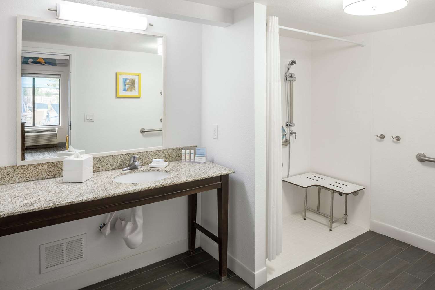 Hampton Inn Suites Miami Doral Dolphin Mall 49/52
