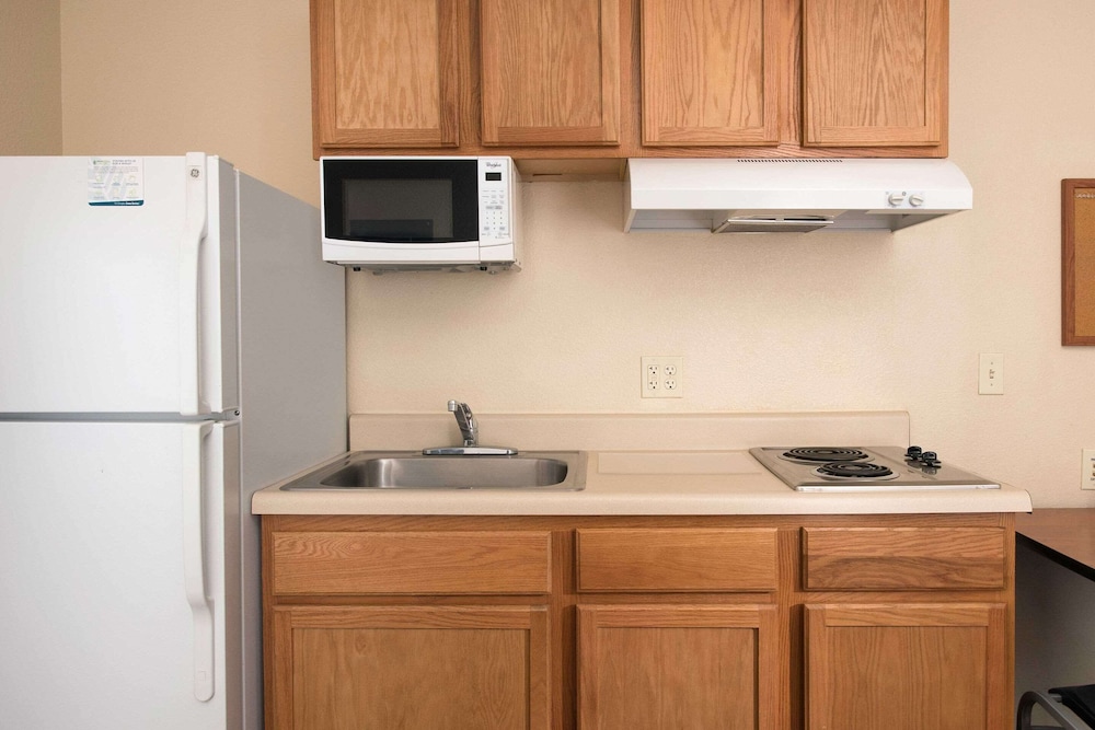 WoodSpring Suites Kansas City Lenexa 20/26