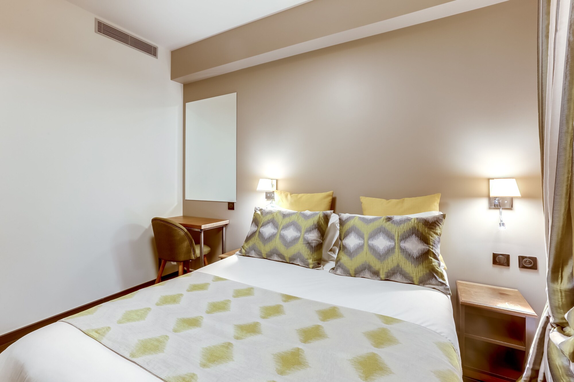 COMFORT, DOUBLE BED, GROUND FLOOR, ACCESSIBLE