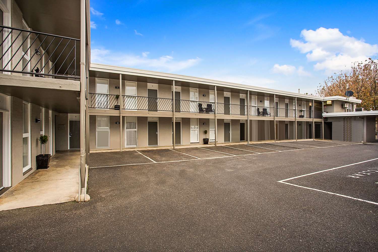 Comfort Inn Western 14/17