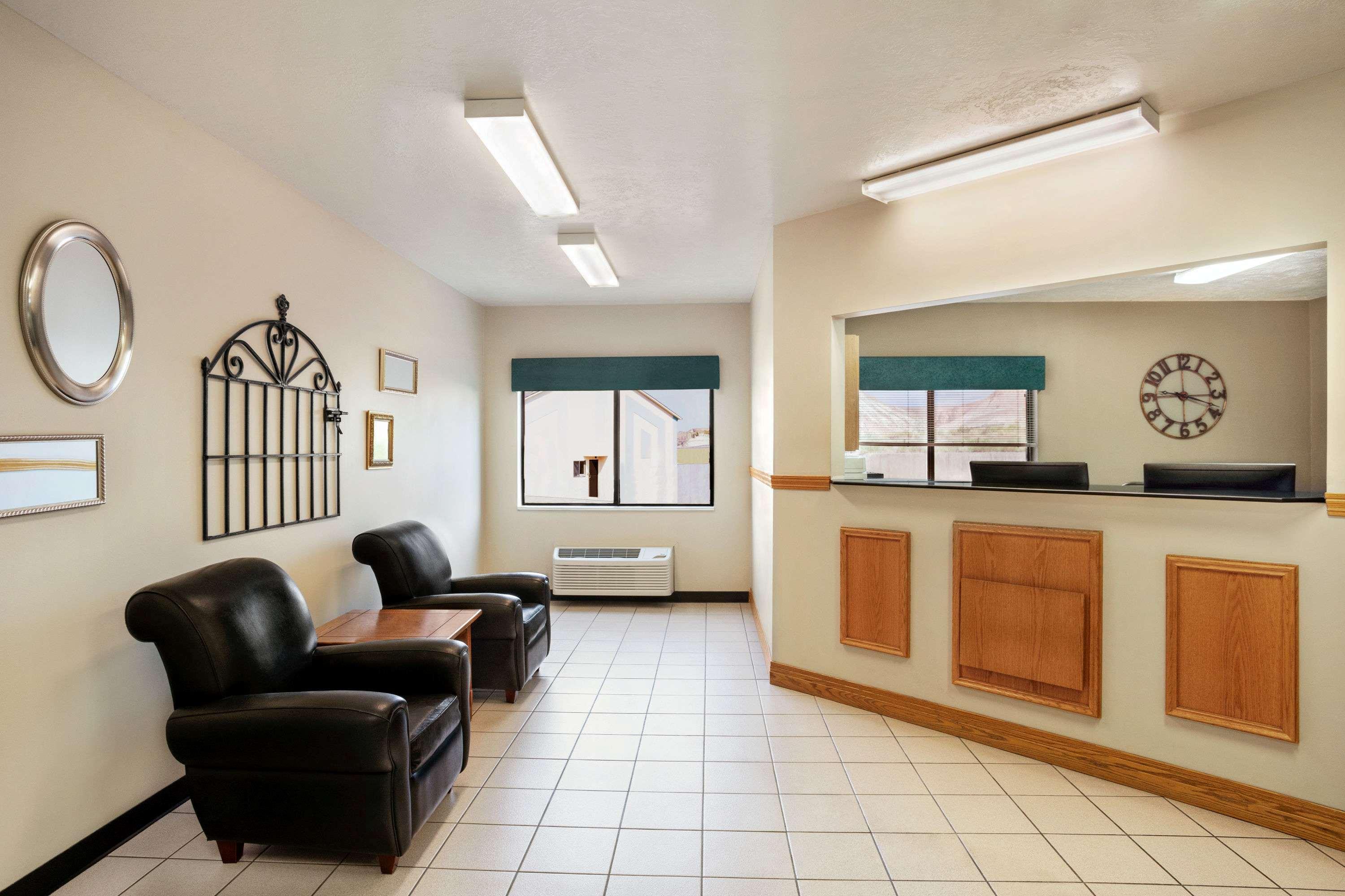 Travelodge by Wyndham Green River 1/18