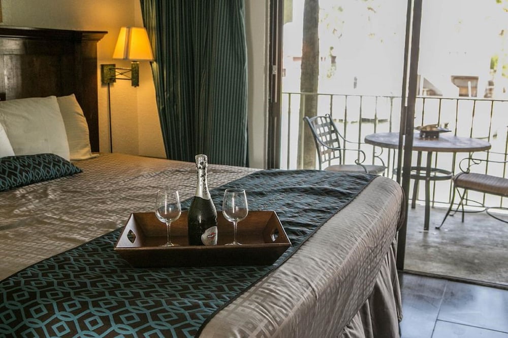 WindWater Hotel & Marina 56/66