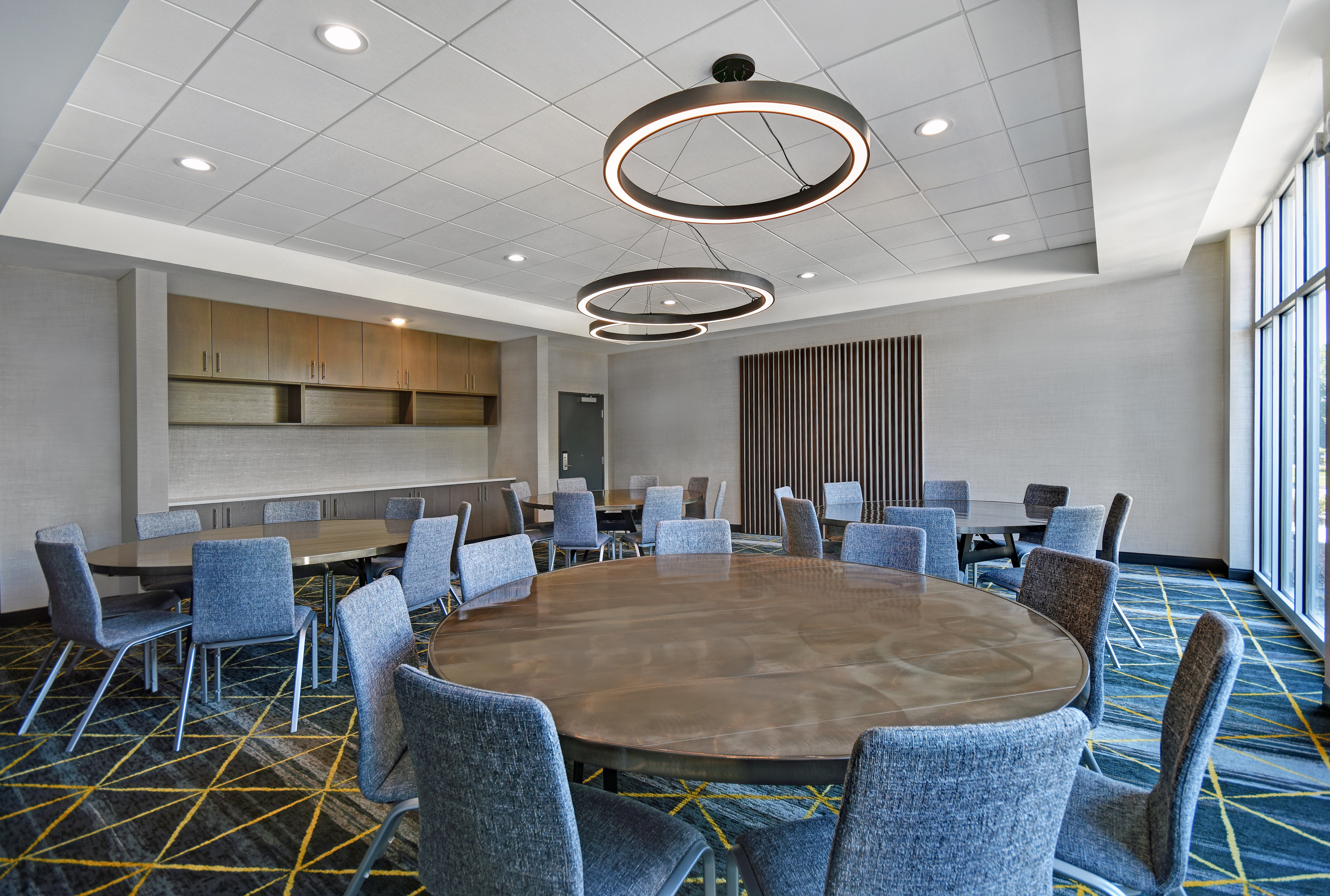 Holiday Inn Grand Rapids North 61/71