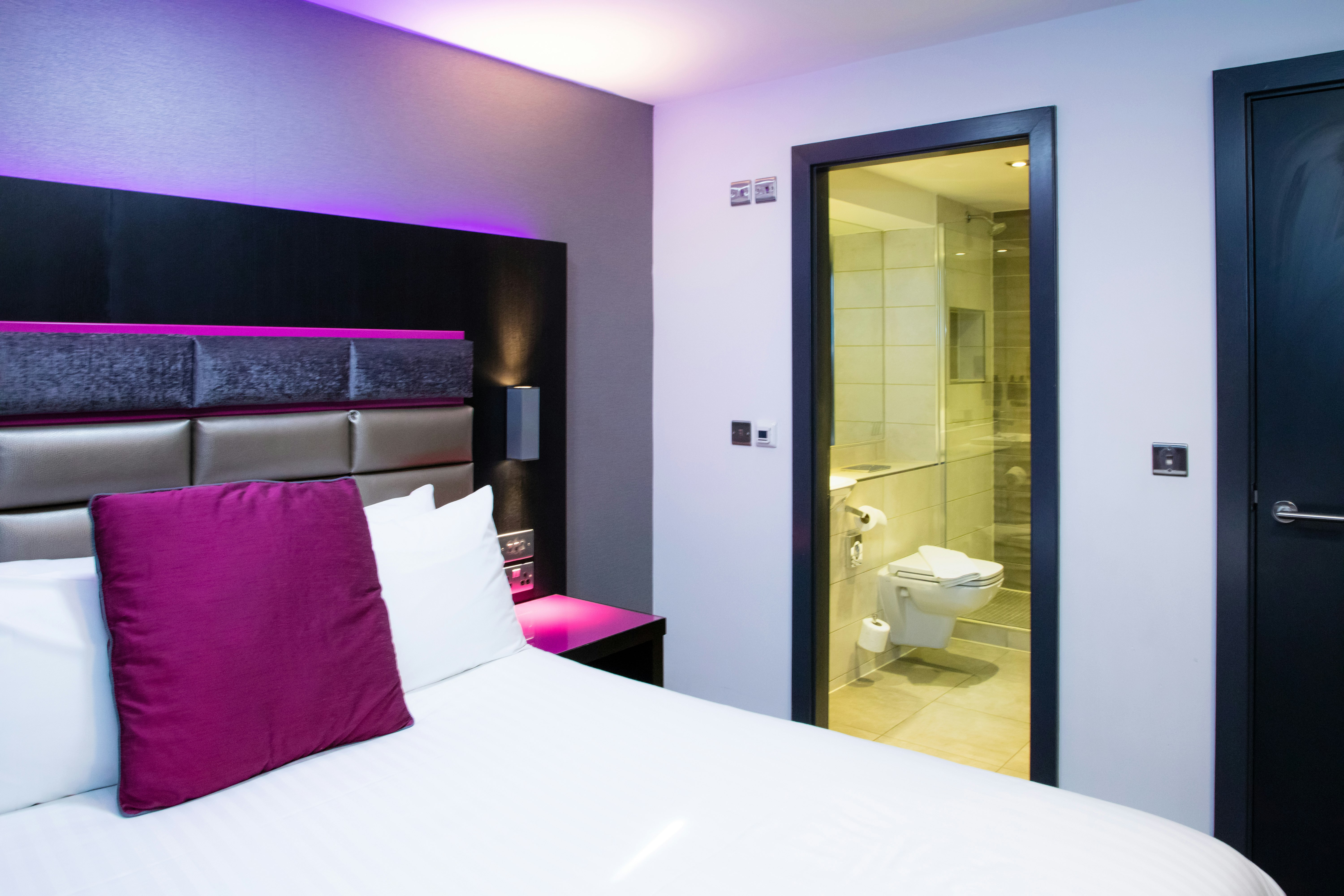 Roomzzz Nottingham City 14/30