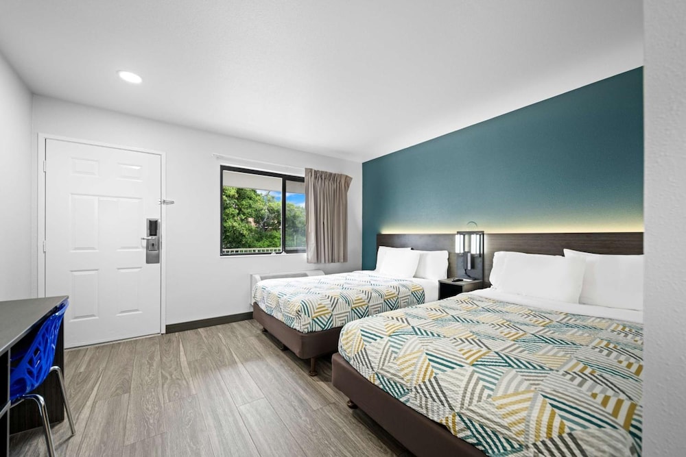 Motel6 Monterey, CA 36/57