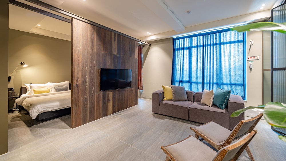 Jeonju Hotel Barahan 27/68