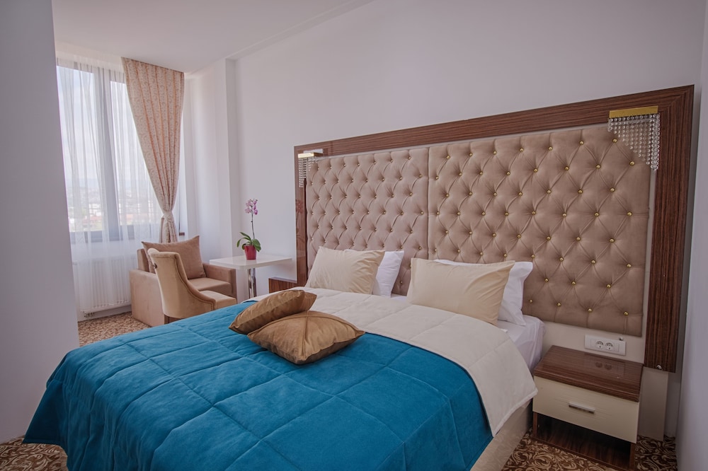 New Hotel 9/40