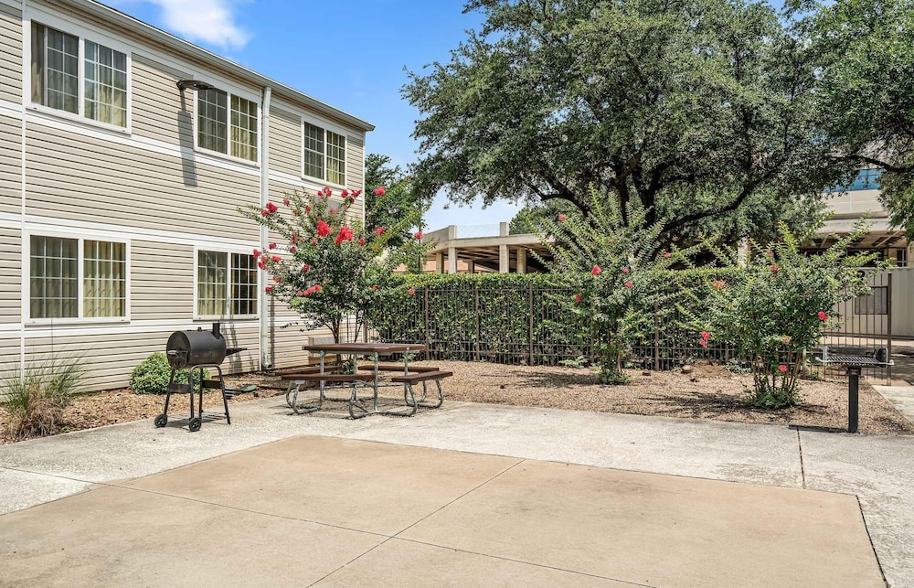 Extended Stay America - Dallas - Plano Parkway 61/64