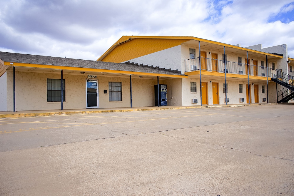 OYO Hotel Duncan, OK - Hwy 81 Near Chisholm Casino 18/22