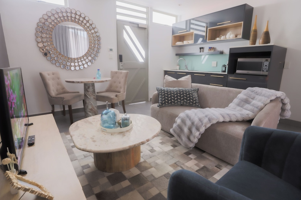 Atlantic Affair Boutique Hotel 52/68