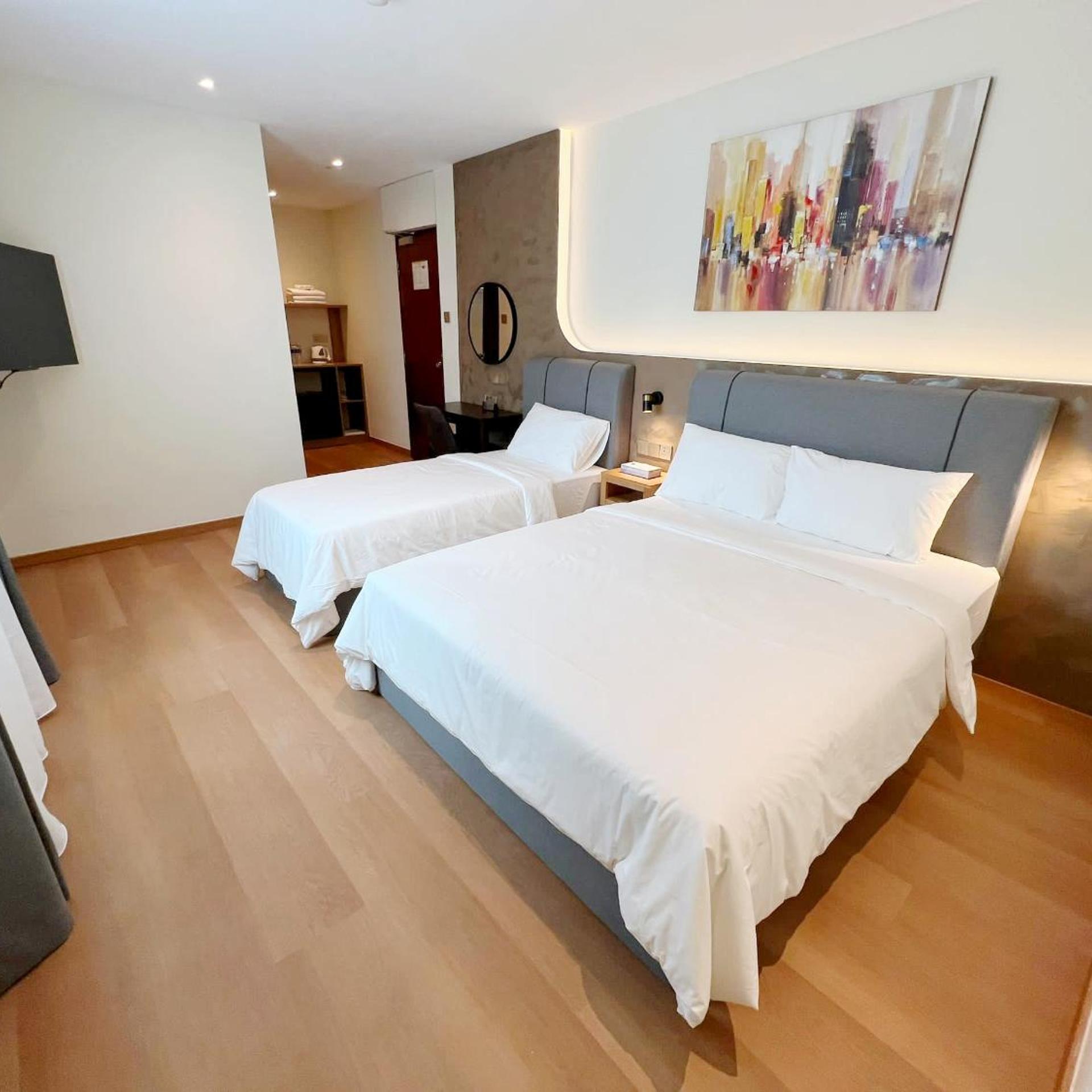 The Borneo Hotel 7/24