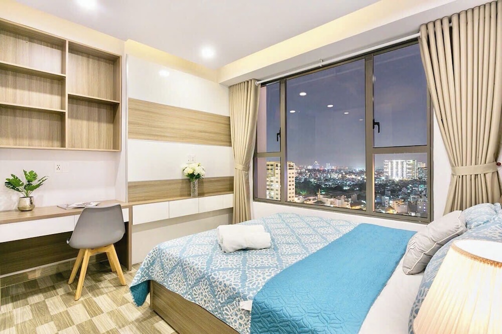 Spacious Saigon 26/50