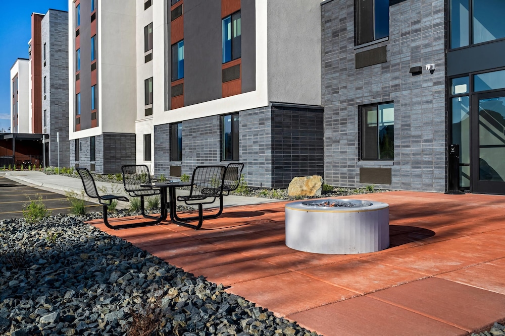 Everhome Suites Bozeman 54/60