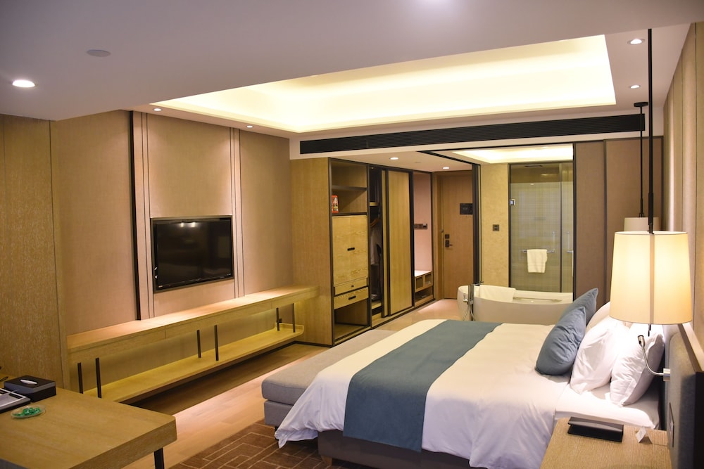 Wyndham Grand Maoming 17/38