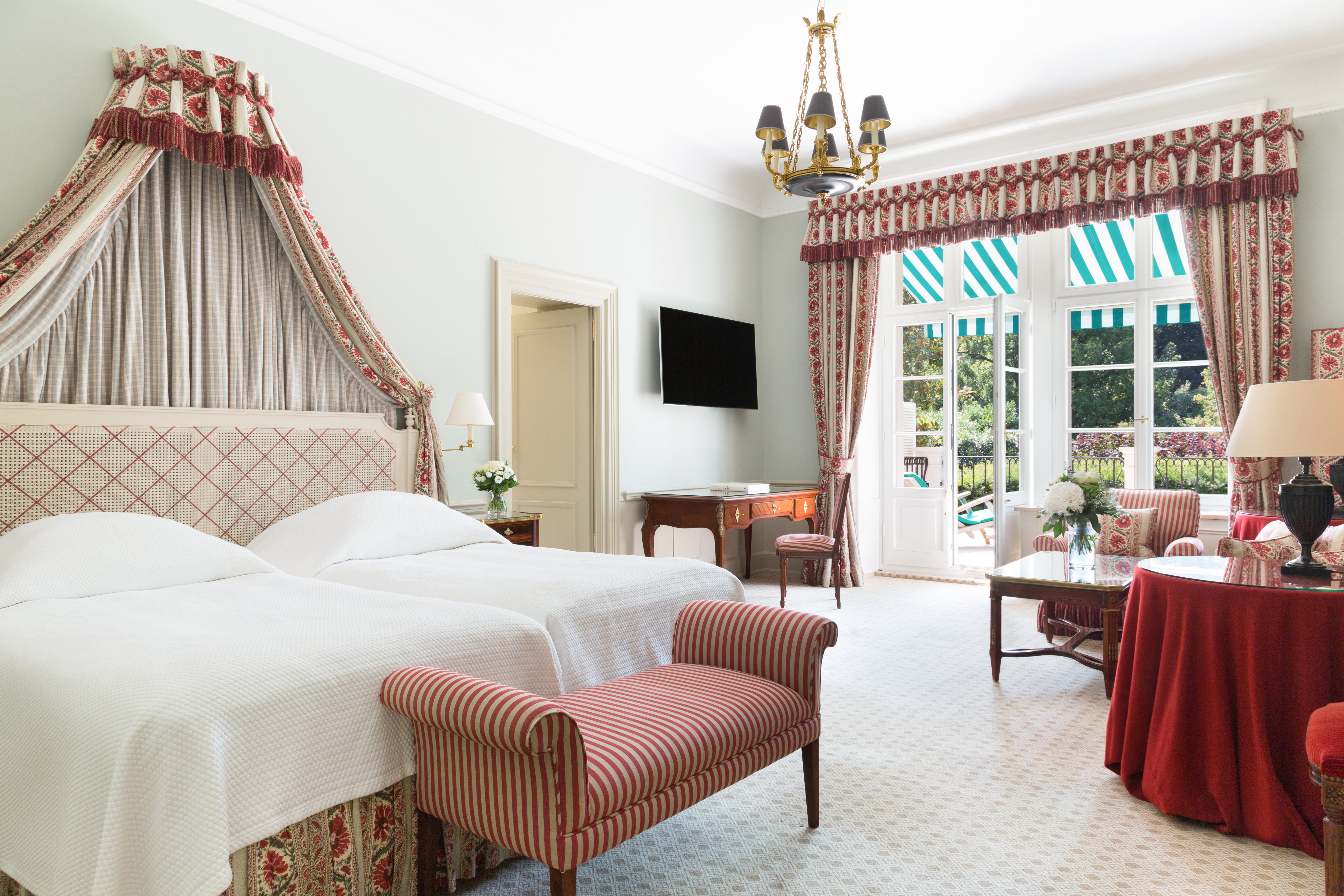 2 Bedrooms, Royal, Garden, Suite