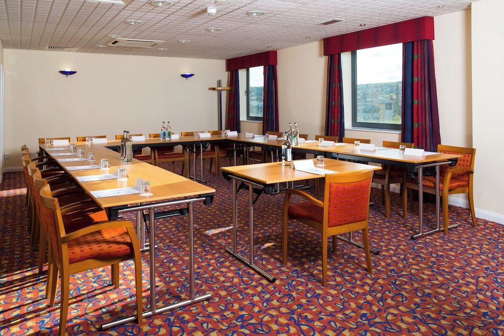 HOLIDAY INN EXPRESS BRADFORD CITY CENTRE 36/45