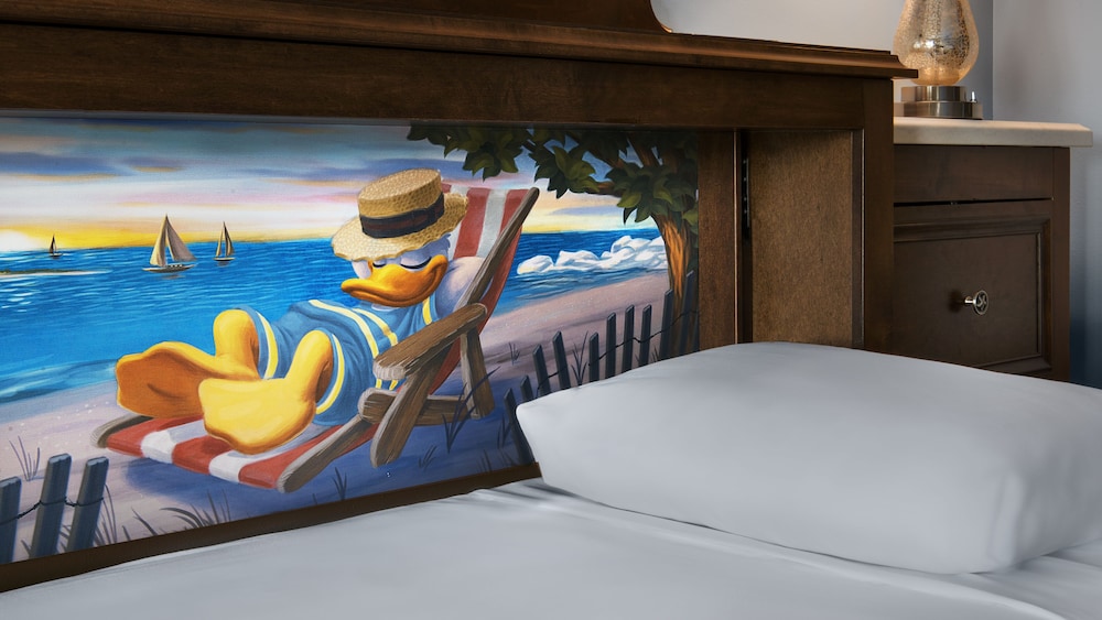 Disneys Beach Club Villas 12/35